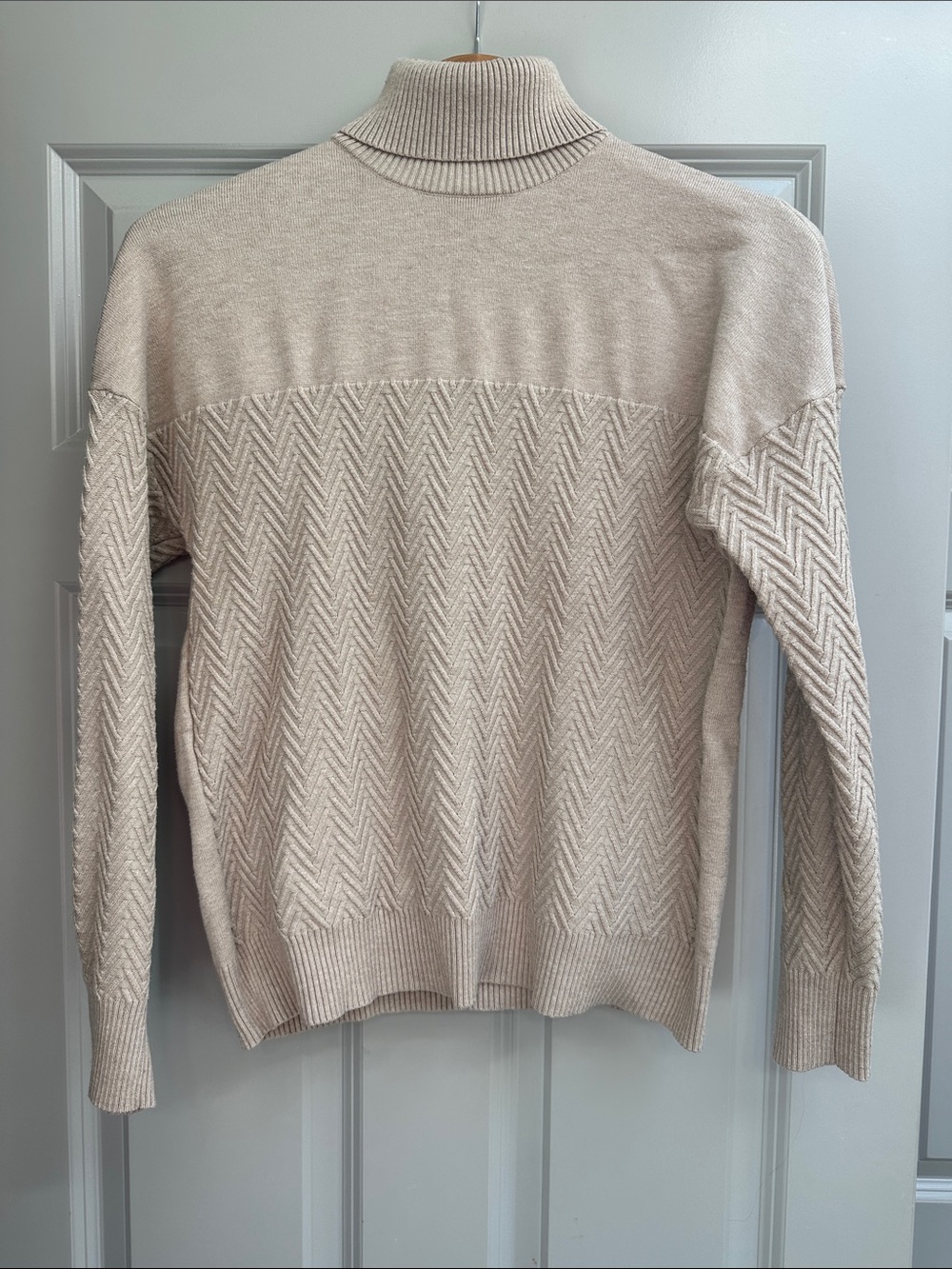 Women’s Oatmeal Turtleneck Patterned Knit Sweater